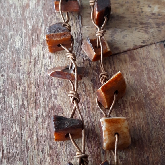 BONE PENDANT NECKLACE - Picture 5 of 7